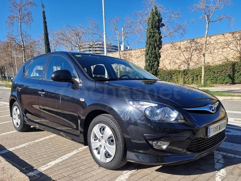 Usado Hyundai i30 Classic 109 CV (80 kW) 2011 Negro Berlina