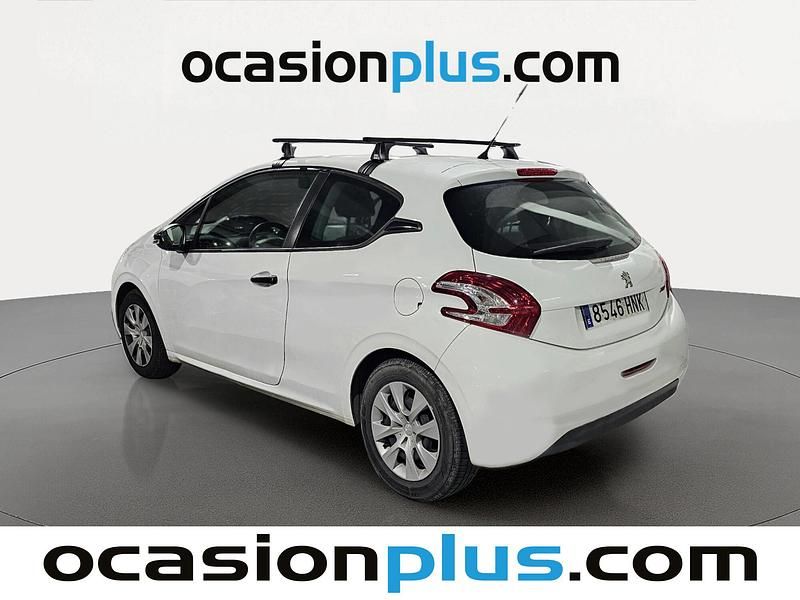 Usado Peugeot 208 Access 82 CV (60 kW) 2013 Blanco Utilitario