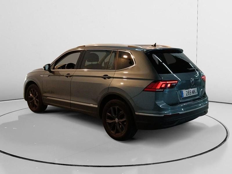 Usado VW Tiguan Allspace Life 150 CV (110 kW) 2024 Gris SUV