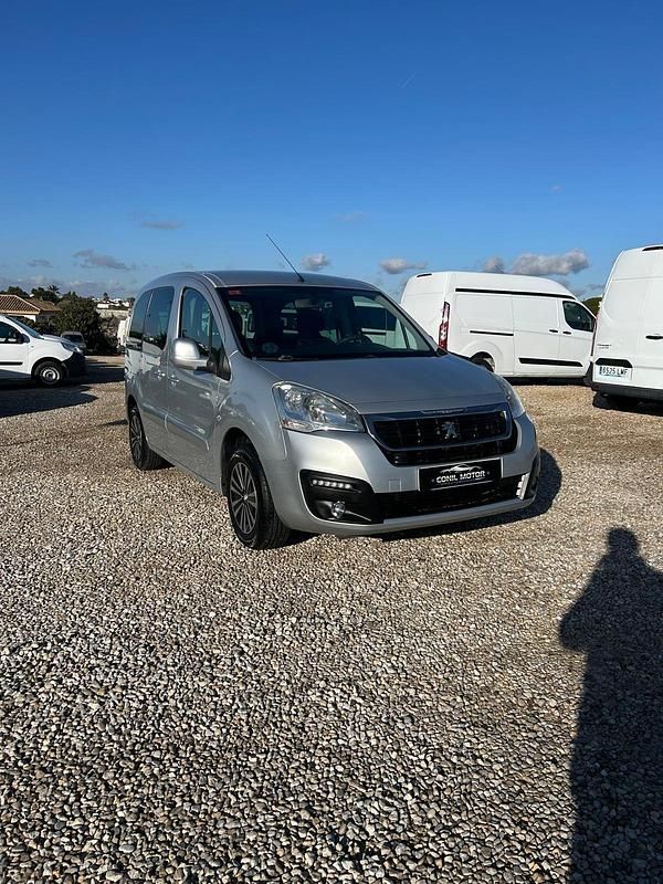 Usado Peugeot Partner 100 CV (73 kW) 2017 Gris