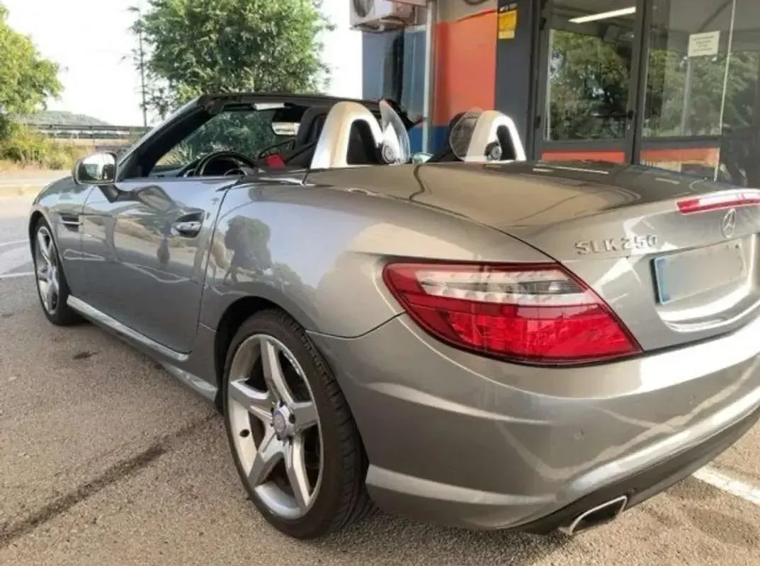 Usado Mercedes SLK250 AMG line 204 CV (150 kW) 2013 Gris Descapotable