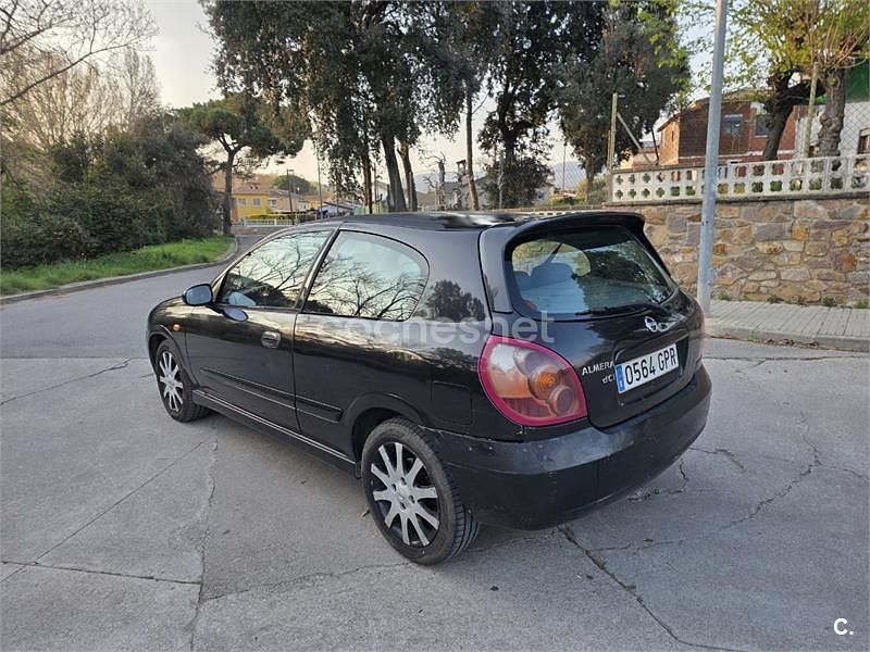 Usado Nissan Almera 136 CV (100 kW) 2005 Negro Berlina