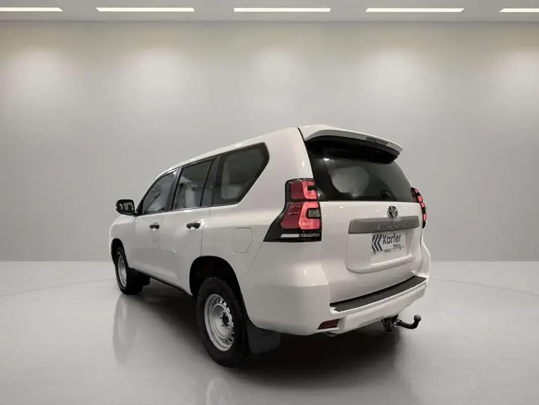 Używany Toyota Land Cruiser 204 KM (150 kW) 2020 Biały SUV