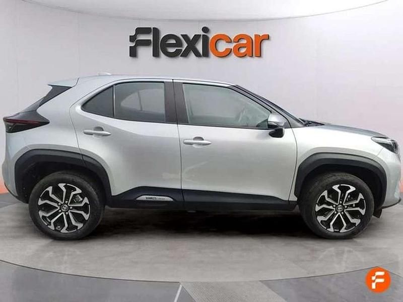 Usado Toyota Yaris Cross Active 116 CV (85 kW) 2024 Gris SUV