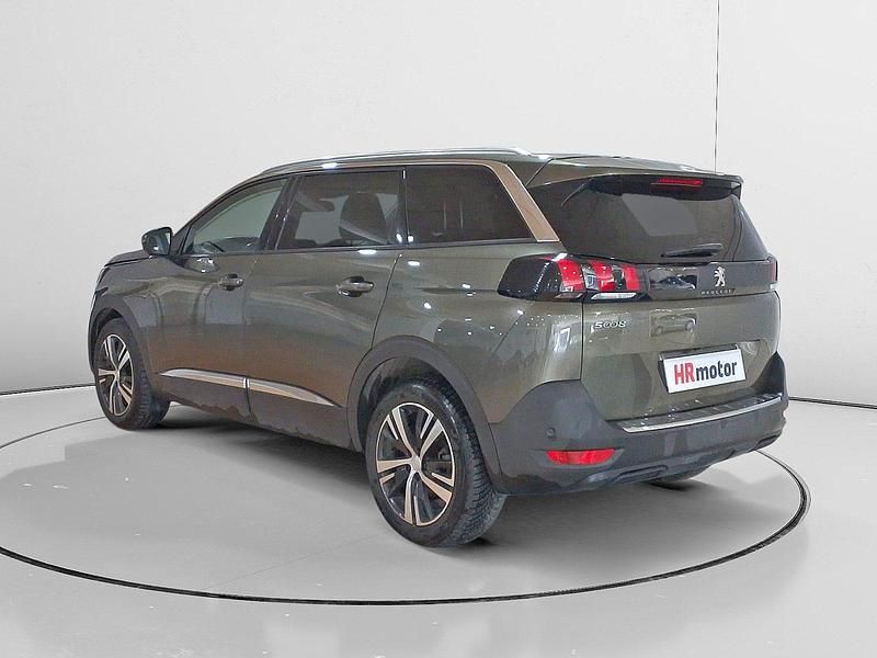 Usado Peugeot 5008 Allure 132 CV (97 kW) 2020 Marrón SUV