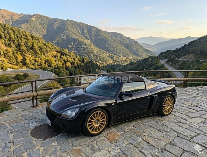 Usado Opel Speedster 147 CV (108 kW) 2006 Negro Descapotable
