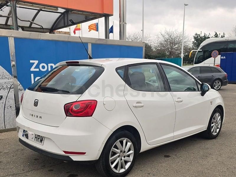Usado Seat Ibiza Style 105 CV (77 kW) 2013 Blanco Berlina