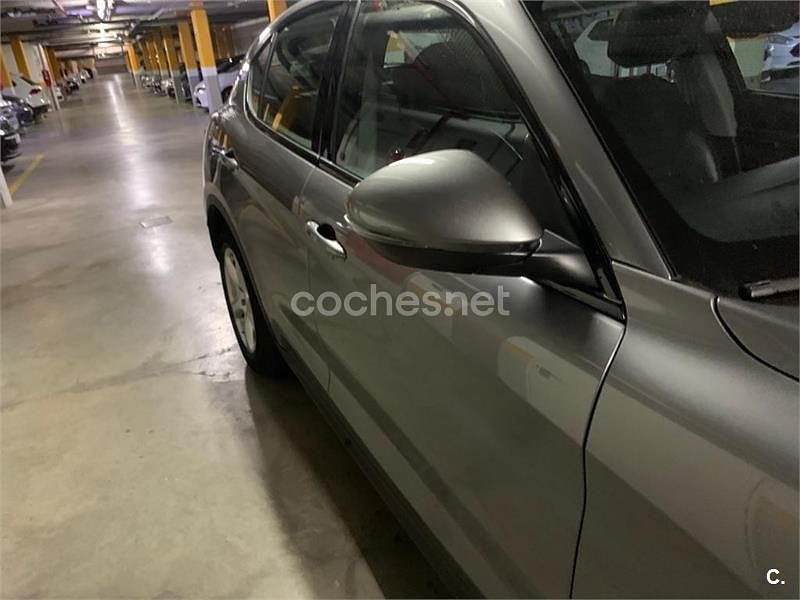 Usado Alfa Romeo Stelvio Super 180 CV (132 kW) 2017 Gris / plata SUV