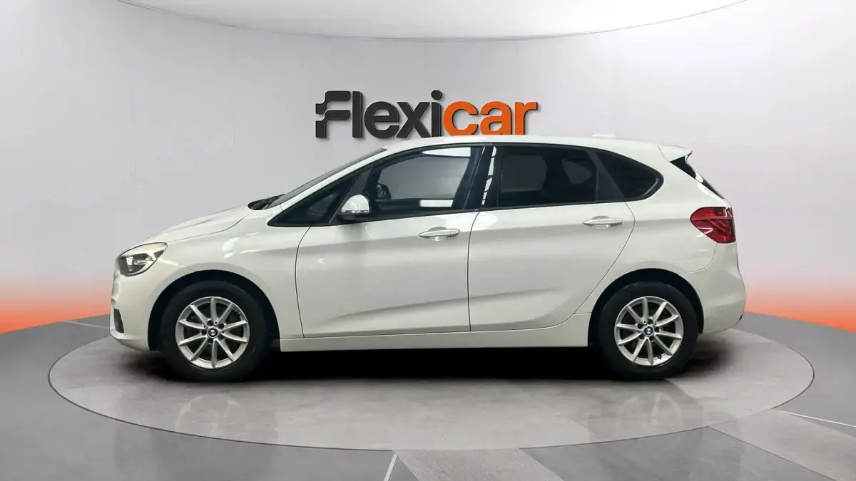 Usado BMW 216 Active Tourer 116 CV (85 kW) 2016 Blanco Monovolumen