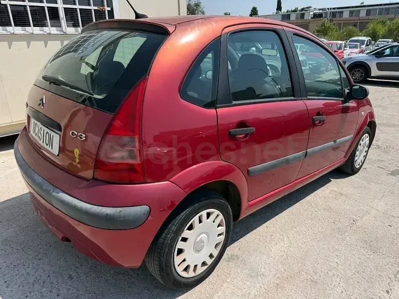 Usado Citroën C3 70 CV (51 kW) 2004 Rojo Berlina