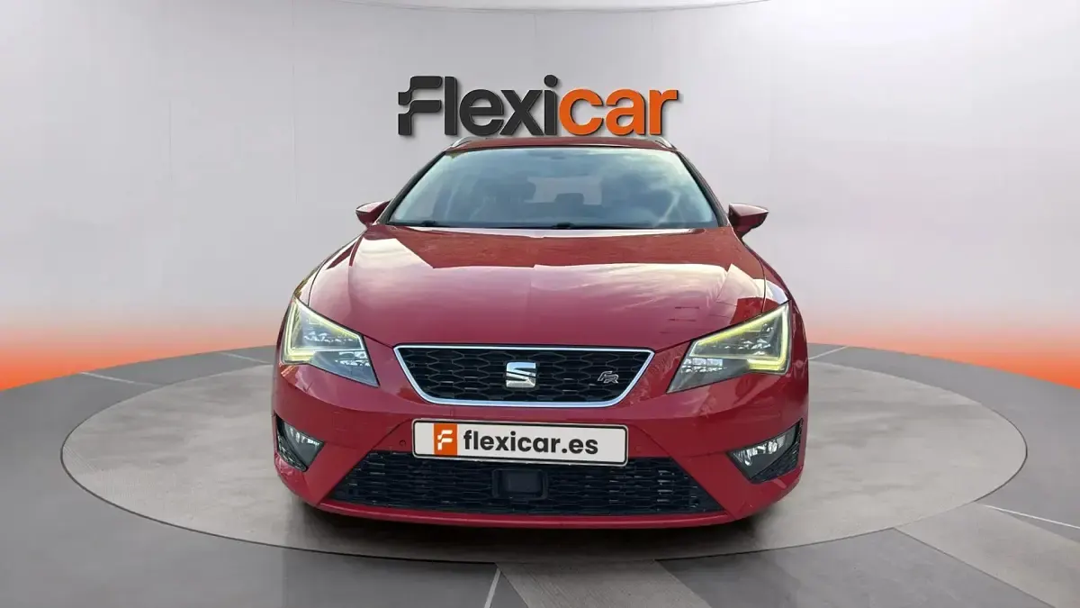 Usado Seat Leon ST FR 150 CV (110 kW) 2016 Rojo Familiar