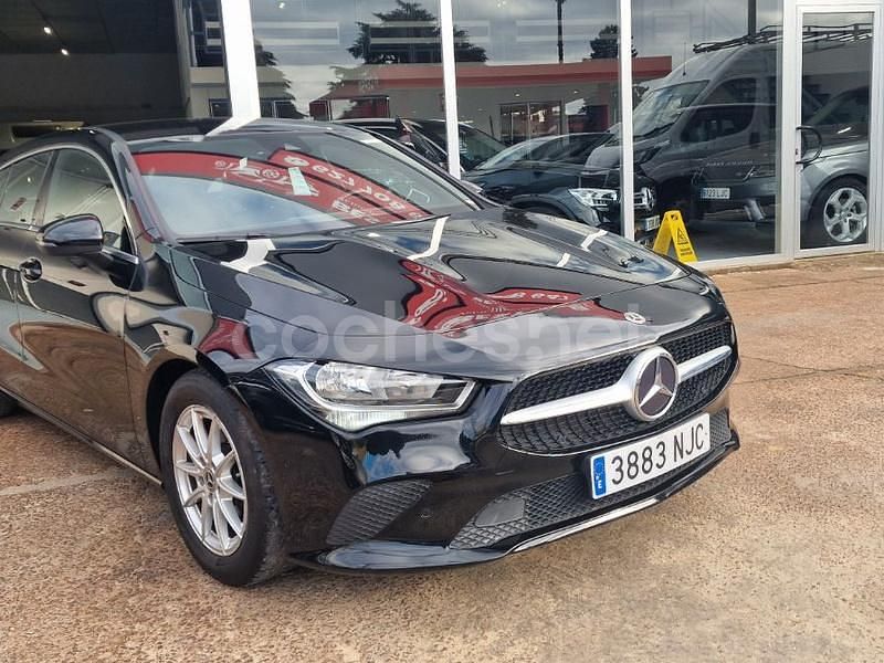 Usado Mercedes CLA220 190 CV (139 kW) 2022 Negro Berlina