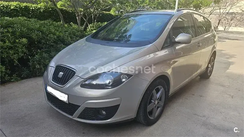 Usado Seat Altea XL Style 105 CV (77 kW) 2014 Beige Monovolumen