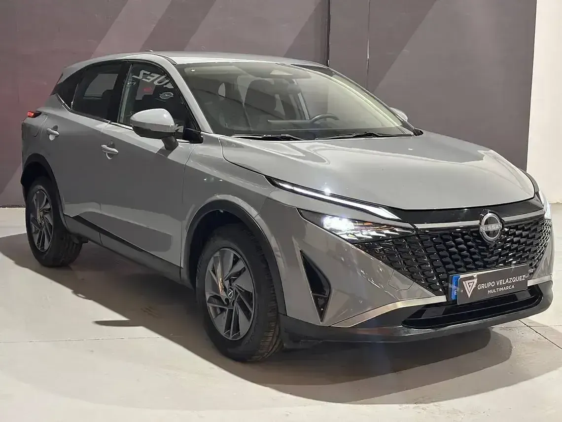 Usado Nissan Qashqai Acenta 140 CV (102 kW) 2025 Gris SUV