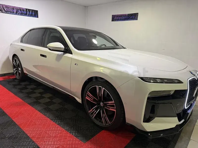 Usado BMW 740 299 CV (219 kW) 2024 Blanco Berlina