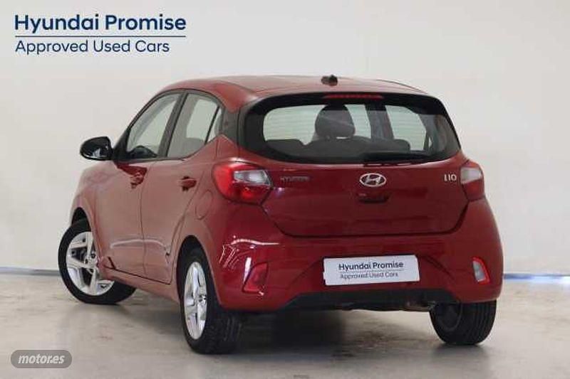 Usado Hyundai i10 67 CV (49 kW) 2021 Dragon red Utilitario
