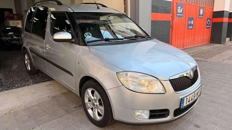 Usado Skoda Roomster Style 105 CV (77 kW) 2007 Gris Monovolumen