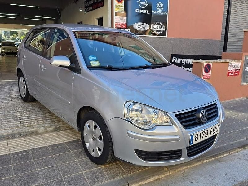 Usado VW Polo Advance 70 CV (51 kW) 2007 Gris / plata Utilitario