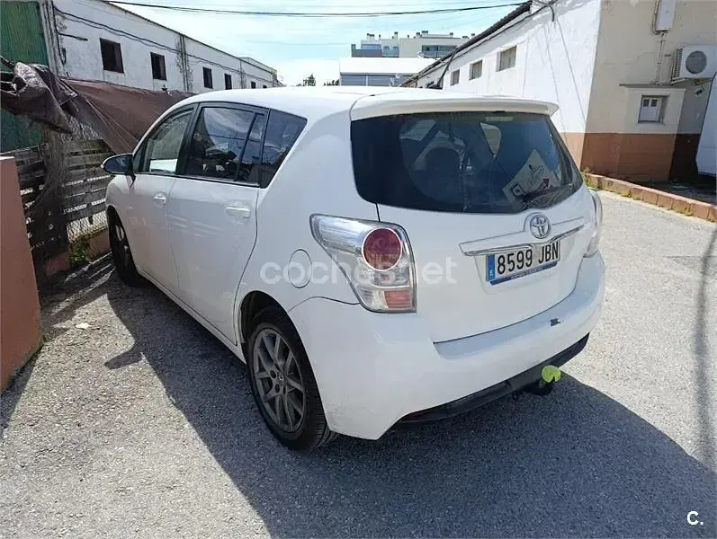 Usado Toyota Verso Advance 112 CV (82 kW) 2014 Blanco Monovolumen