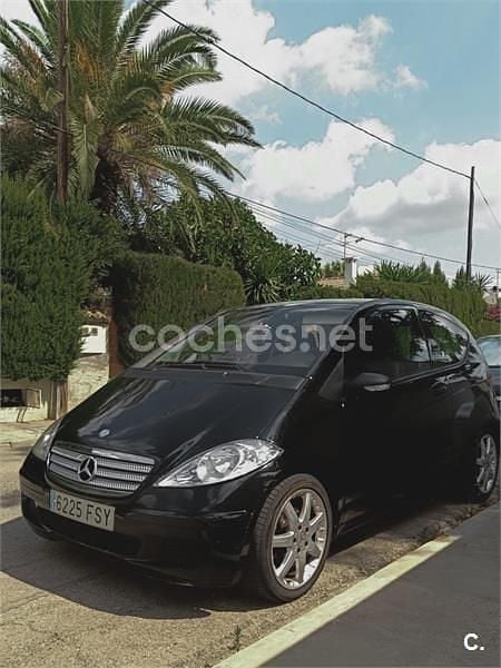 Usado Mercedes A180 Classic 109 CV (80 kW) 2007 Negro Monovolumen