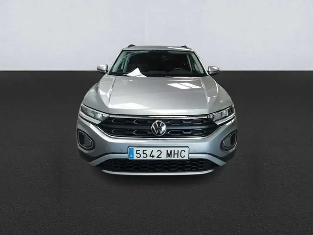 Usado VW T-Roc Life 116 CV (85 kW) 2023 Plateado SUV