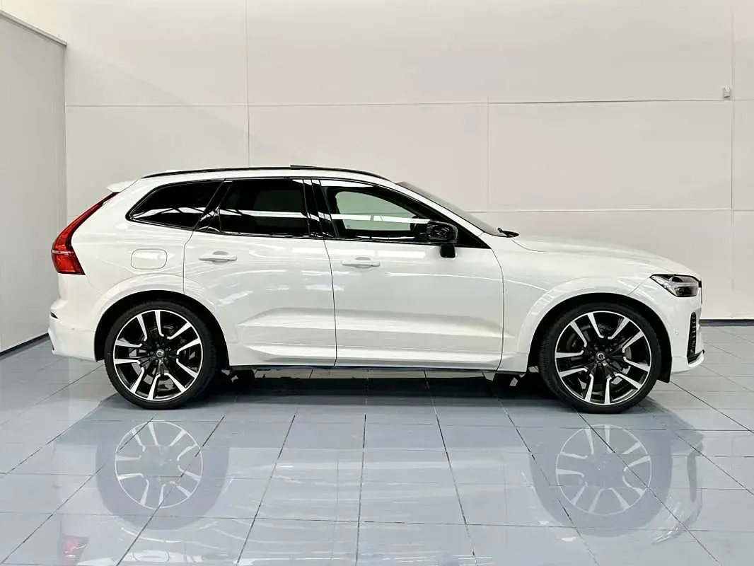 Usado Volvo XC60 Ultimate 351 CV (258 kW) 2023 Blanco SUV