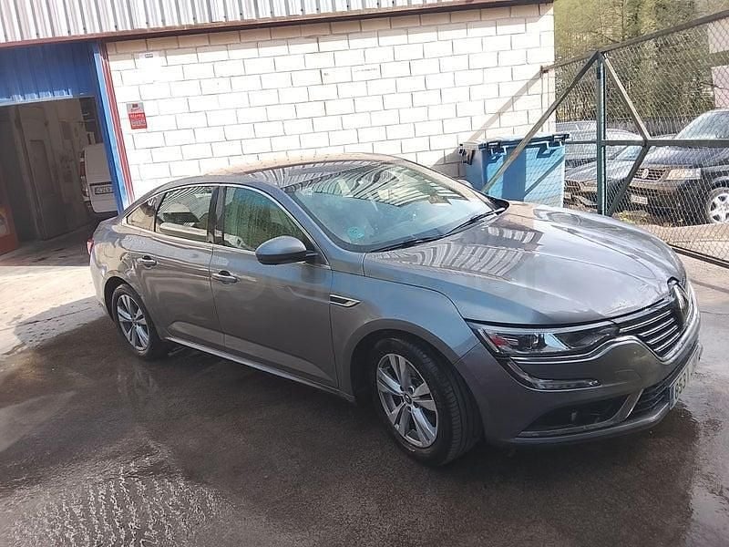 Usado Renault Talisman Intens 130 CV (95 kW) 2016 Gris / plata Berlina