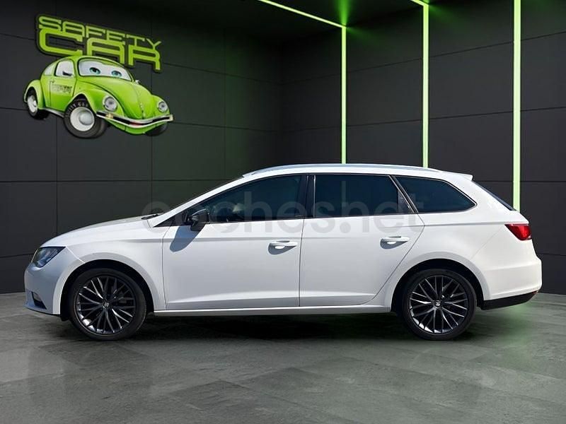 Usado Seat Leon Style 150 CV (110 kW) 2016 Blanco Familiar