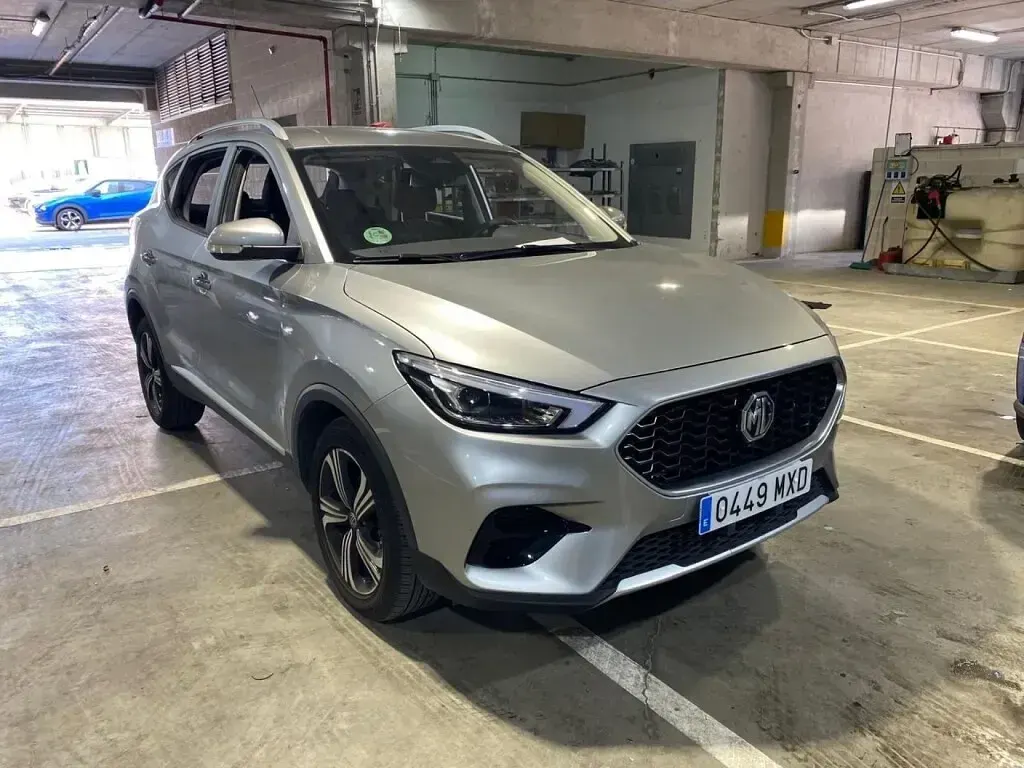 Usado MG ZS Comfort 106 CV (77 kW) 2024 Plata SUV