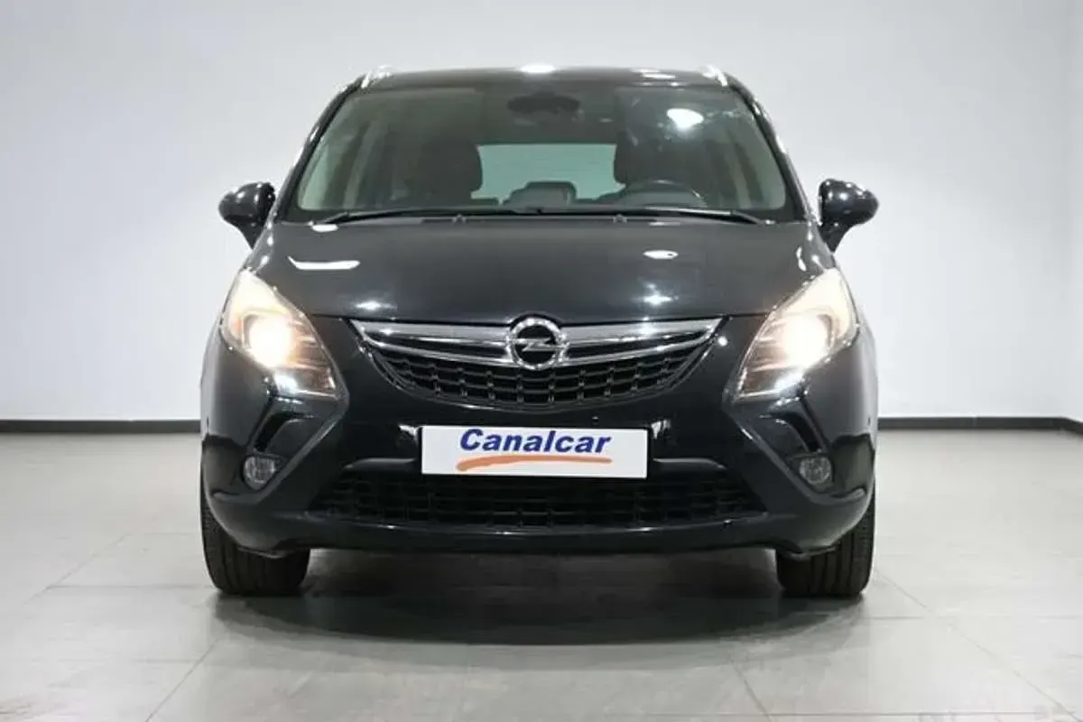 Usado Opel Zafira Tourer Selective 136 CV (100 kW) 2015 Negro Monovolumen