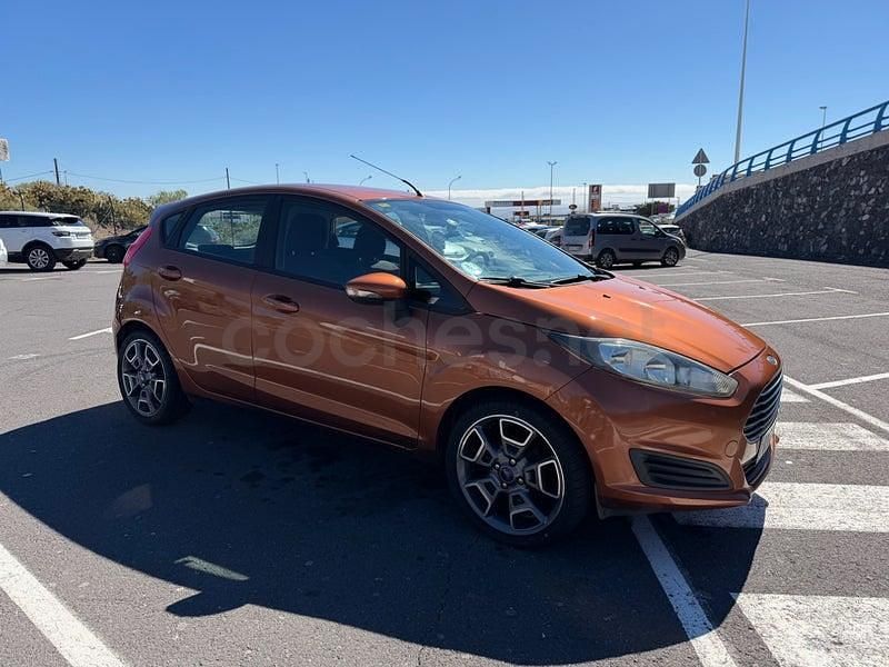 Usado Ford Fiesta Titanium 100 CV (73 kW) 2016 Marrón Berlina