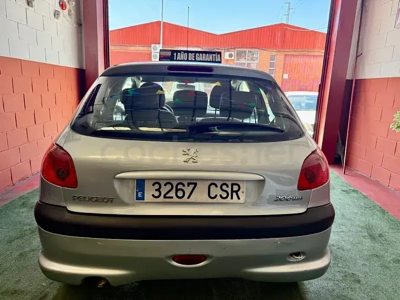 Usado Peugeot 206 70 CV (51 kW) 2003 Azul Berlina