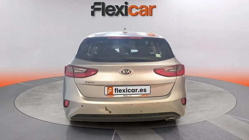 Usado Kia Ceed 140 CV (102 kW) 2020 Gris Utilitario