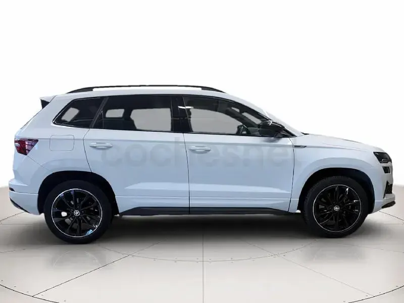 Usado Skoda Karoq SportLine 150 HP (110 kW) 2022 Branco SUV