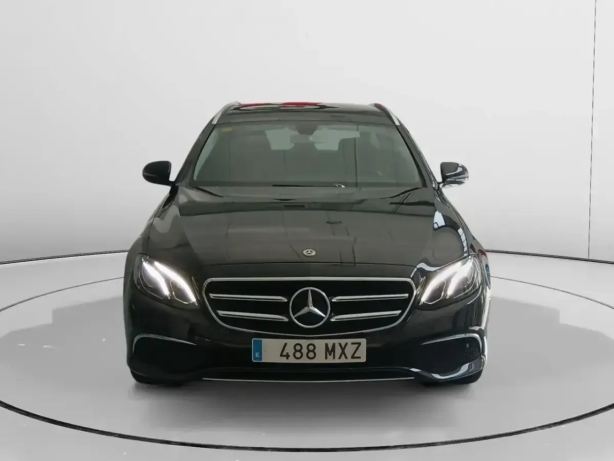 Usado Mercedes E200 160 CV (117 kW) 2019 Negro Familiar