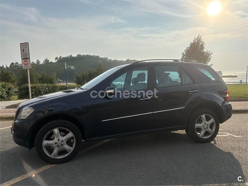 Usado Mercedes ML280 190 CV (139 kW) 2006 Azul SUV