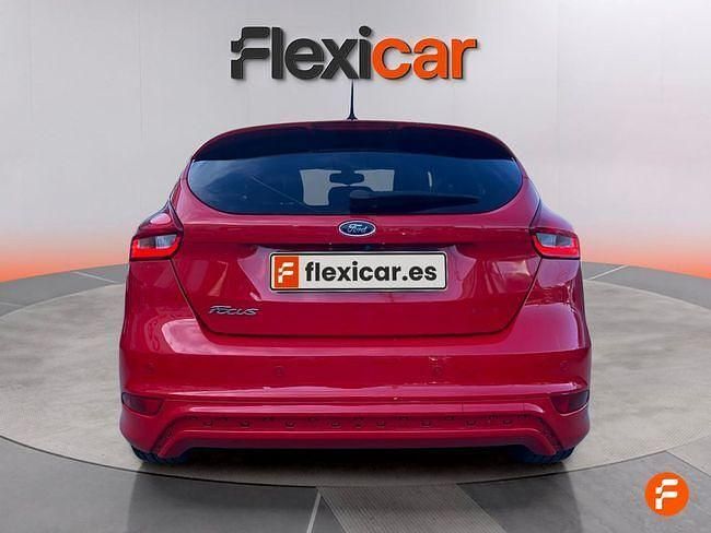 Usado Ford Focus ST-Line 125 CV (91 kW) 2018 Rojo