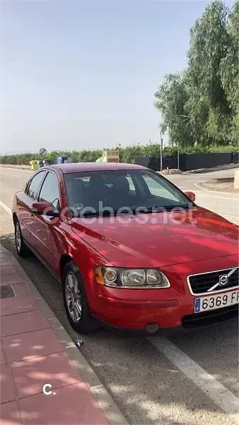 Usado Volvo S60 Momentum 130 CV (95 kW) 2006 Rojo Berlina