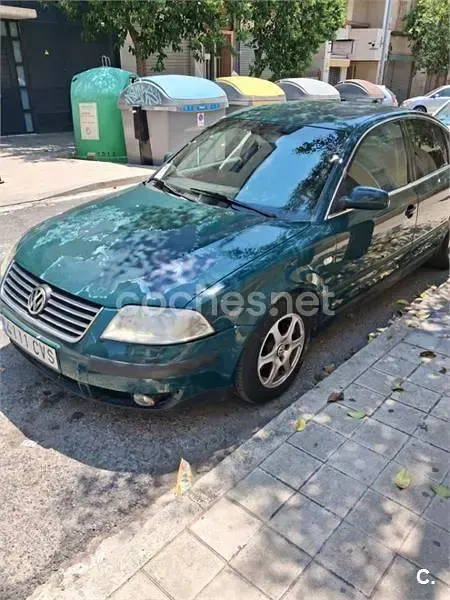 Usado VW Passat Trendline 130 CV (95 kW) 2003 Verde Berlina