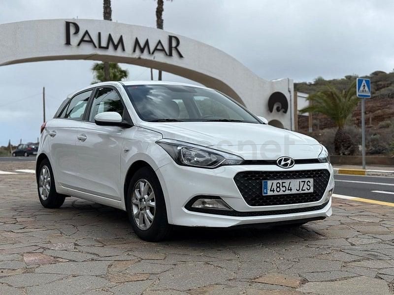 Usado Hyundai i20 84 HP (61 kW) 2017 Branco Sedan
