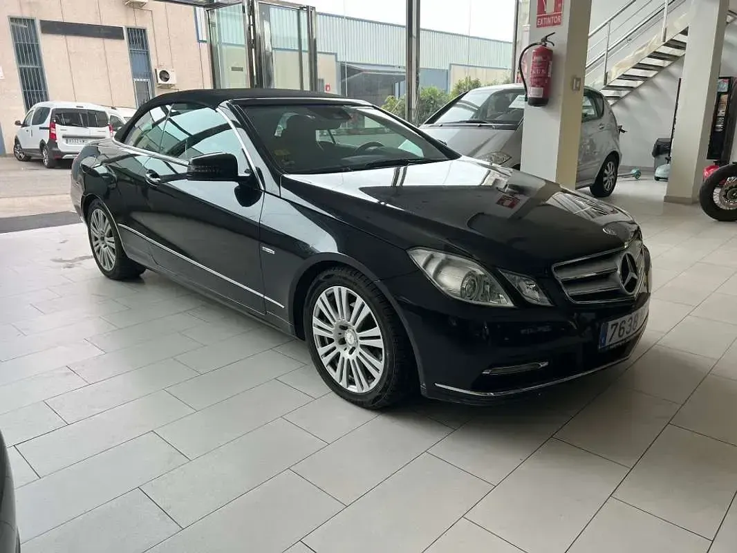 Usado Mercedes E250 204 CV (150 kW) 2011 Negro Descapotable