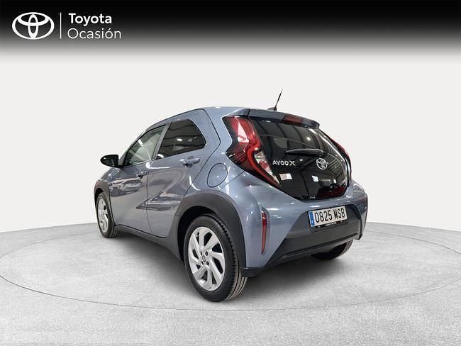 Usado Toyota Aygo X Play 72 CV (52 kW) 2024 Gris / plata SUV
