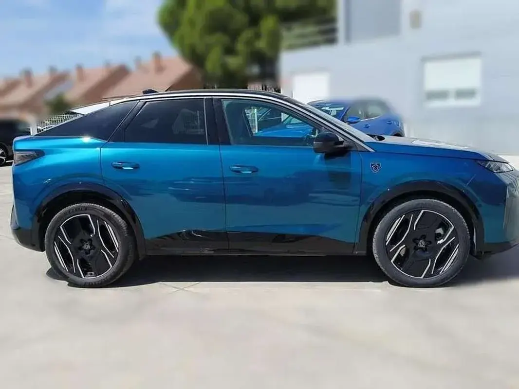 Usado Peugeot e-3008 GT 158 kW (215 CV) 2024 Azul SUV