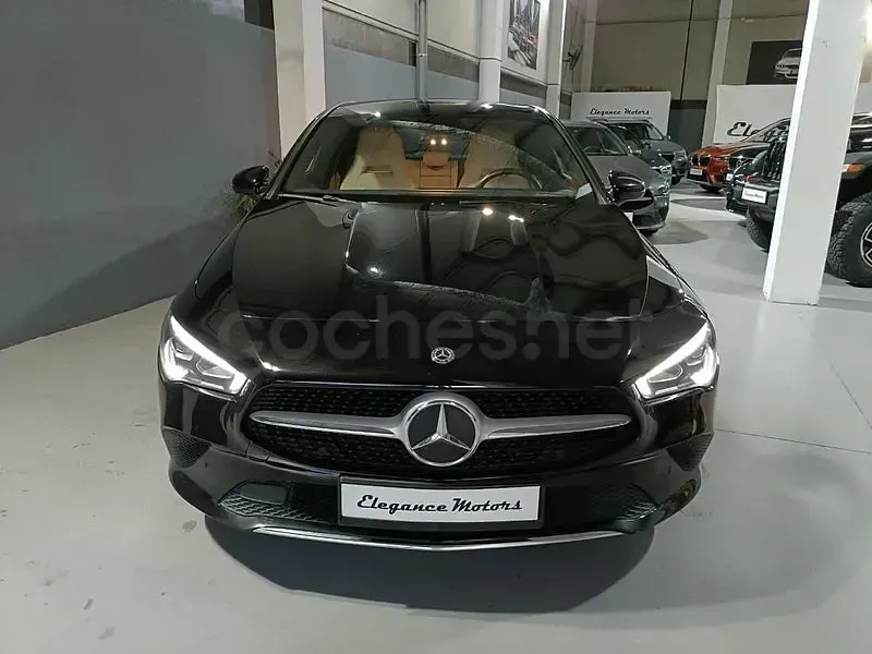 Usado Mercedes CLA200 Shooting Brake 150 CV (110 kW) 2020 Negro Familiar