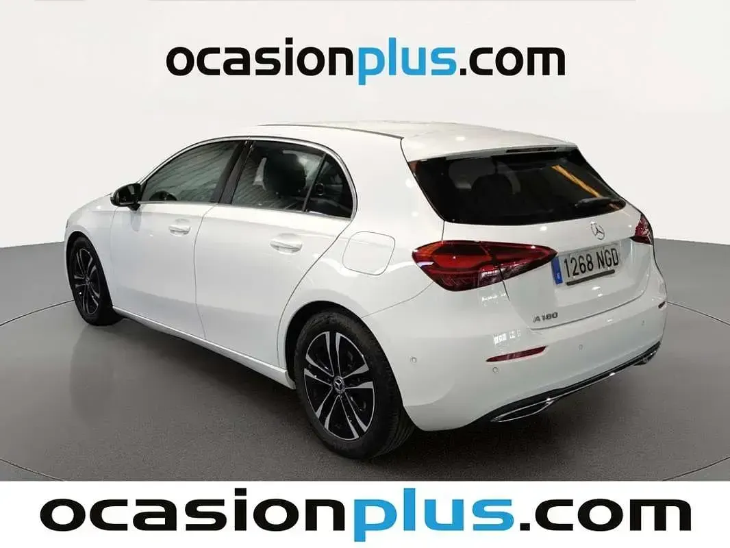 Usado Mercedes A180 Advanced 136 CV (100 kW) 2025 Blanco Utilitario