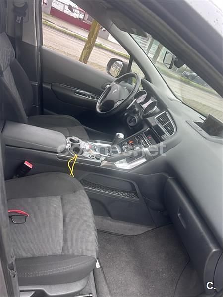 Usado Peugeot 308 SW Active 112 CV (82 kW) 2011 Gris / plata Familiar