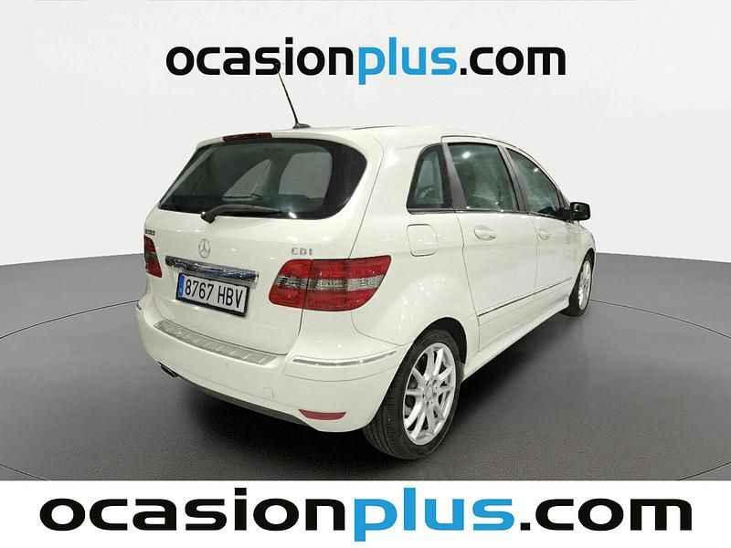 Usado Mercedes B180 109 CV (80 kW) 2011 Blanco Monovolumen