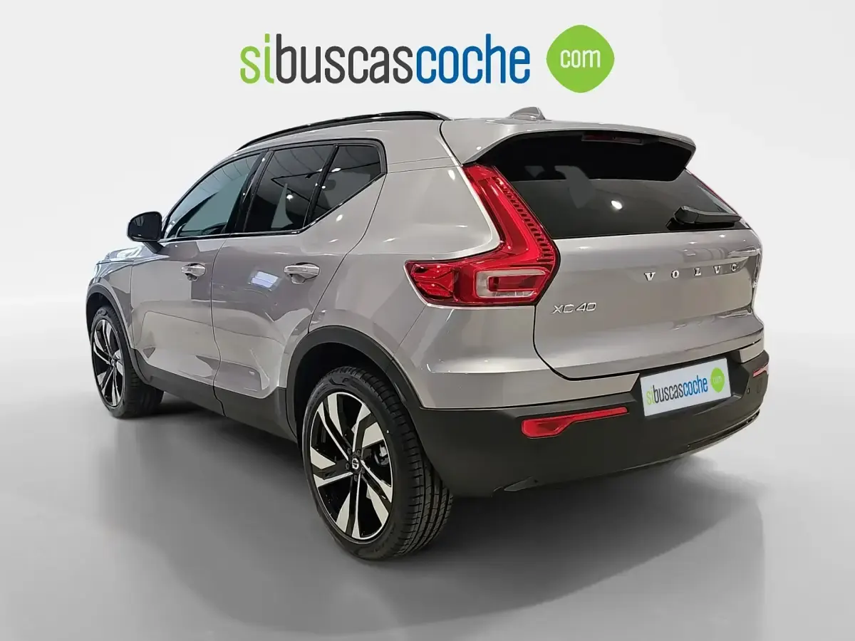 Nuevo Volvo XC40 Plus 163 CV (119 kW) 2026 Gris/plata SUV
