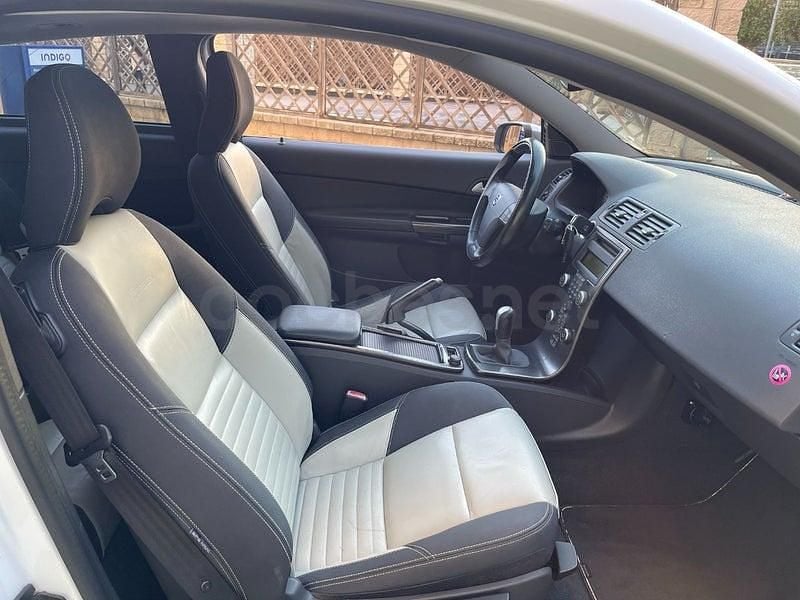 Usado Volvo C30 Momentum 170 CV (125 kW) 2008 Blanco Utilitario