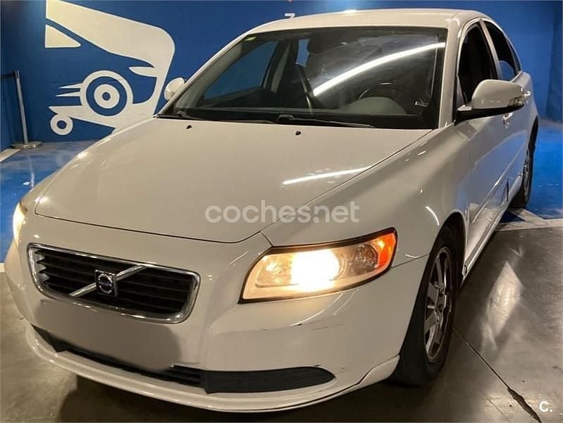 Blanco Usado 2010 Volvo S40 Kinetic Berlina | 4850 € (Buen precio) - Imagen 1/4
